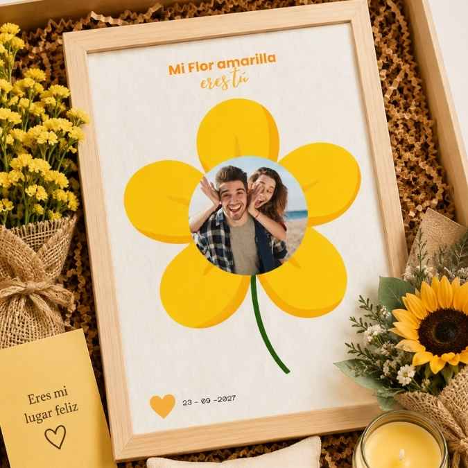 Portarretrato de flor amarilla con foto de pareja